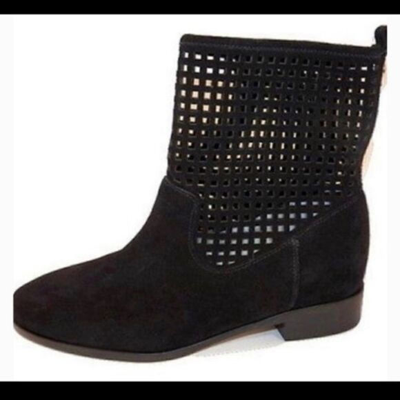 MICHAEL KORS GRAHAM LASER CUT OUT SUEDE BOOTIE 6 - Picture 1 of 8